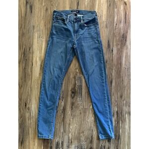 Calvin Klein Women's Jeans Repreve Mid-Rise Skinny Blue Wash Denim Size 2/26